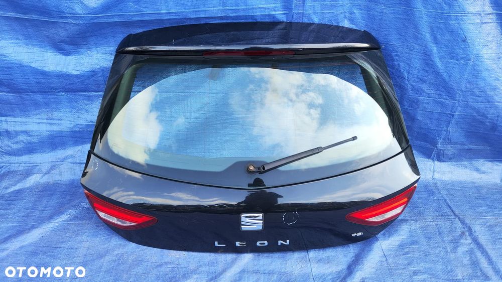 KLAPA ZDERZAK WZMOCNIENIE BELKA OSŁONA LAMPA TYŁ KOMPLETNY TYŁ DUPA CZARNY ORYGINALNY LAKIER SEAT LEON III 3 HB 5D 12-16r - 26