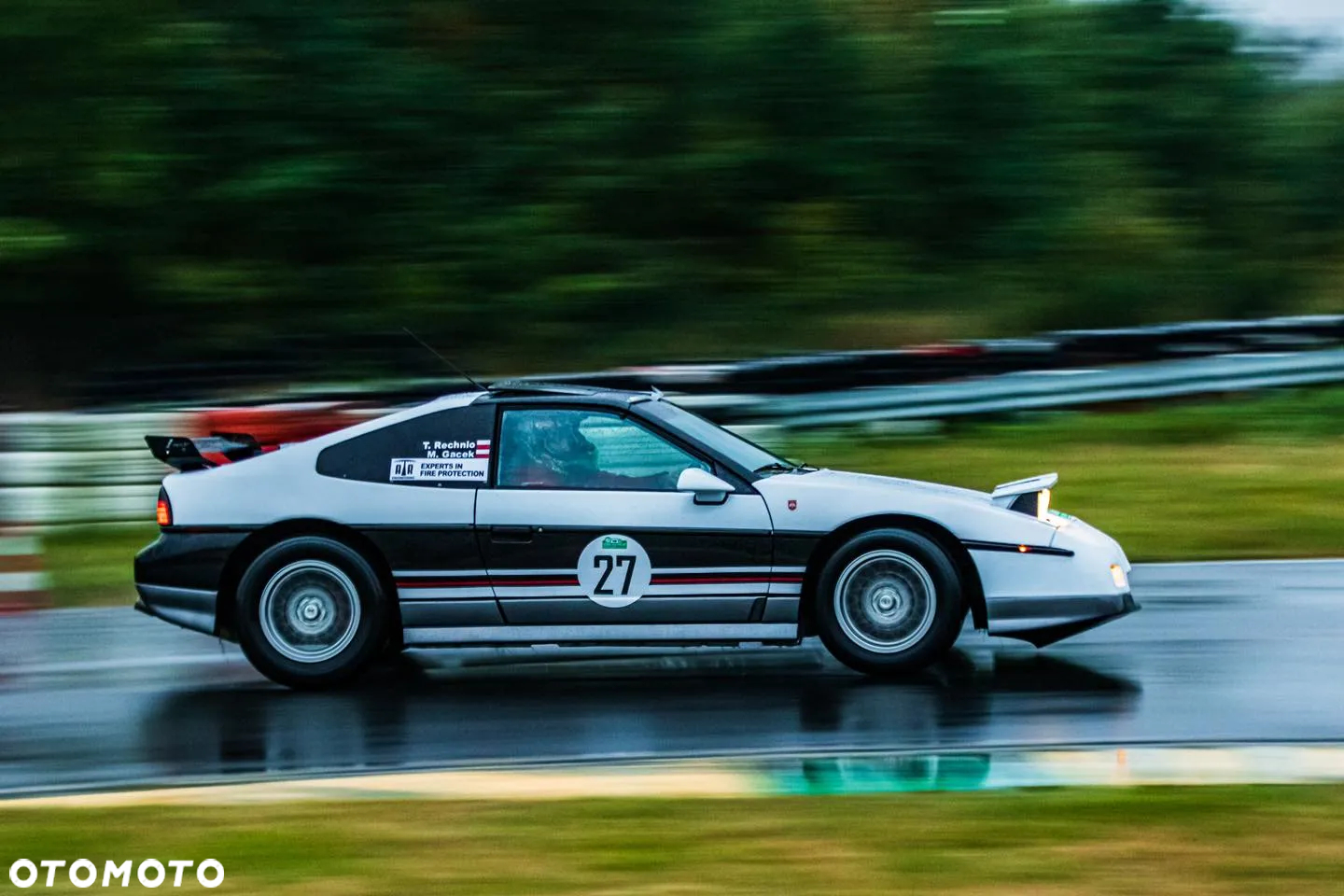 Pontiac Fiero - 4