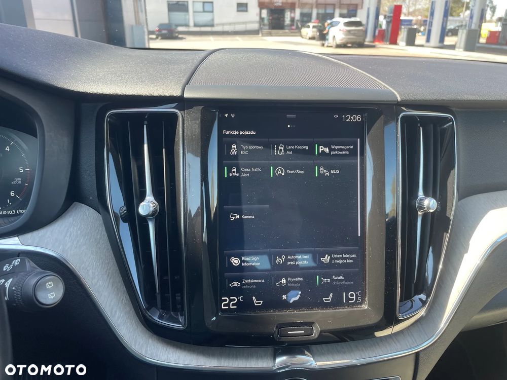 Volvo XC 60 D5 SCR AWD Momentum - 22