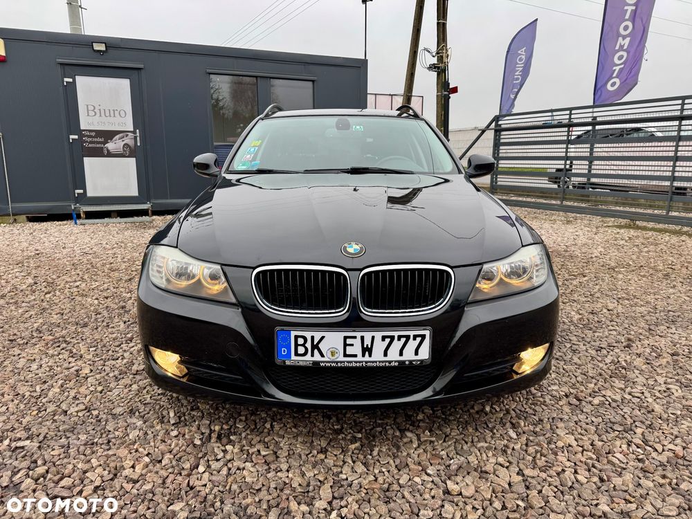 BMW Seria 3 318i - 4