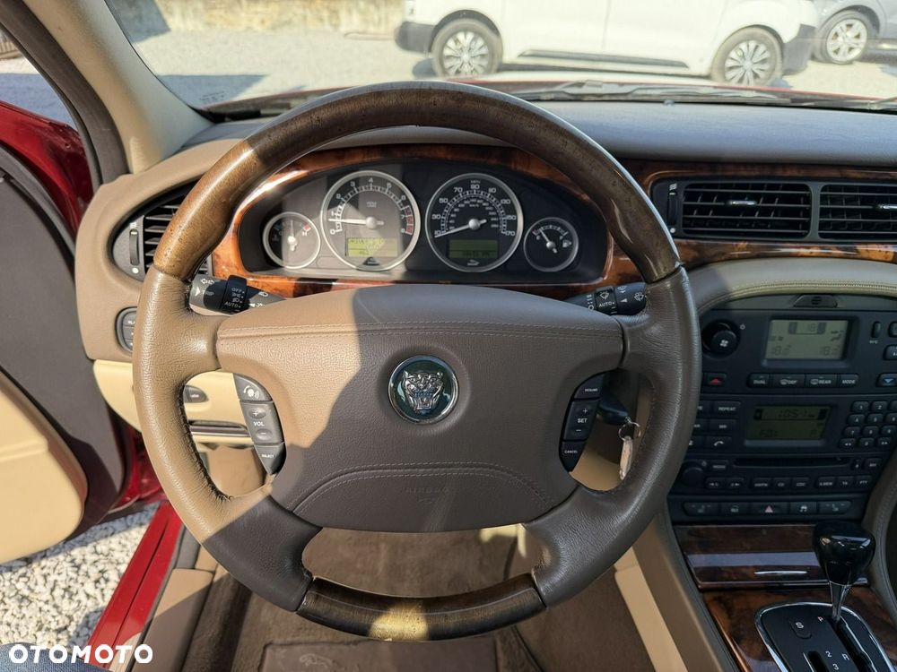 Jaguar S-Type - 17