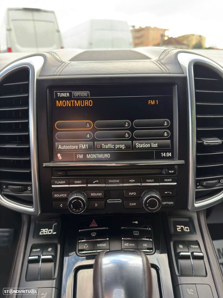 Porsche Cayenne - 39