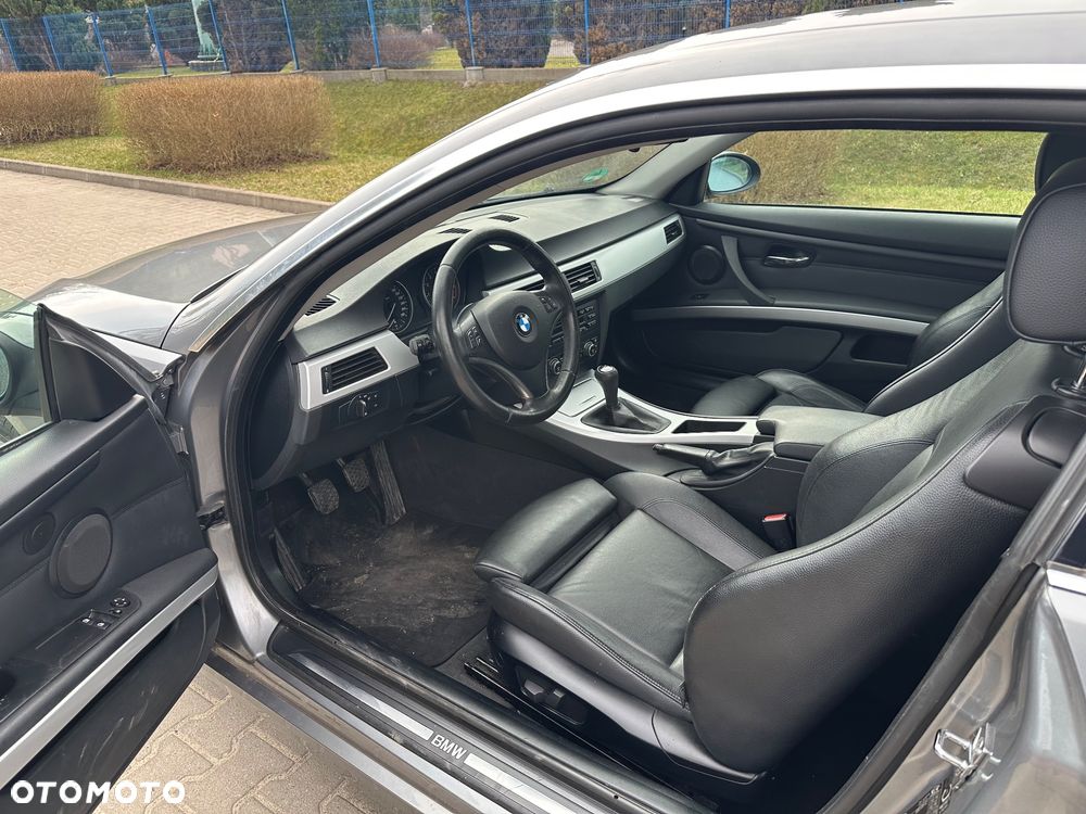 BMW Seria 3 325i - 17