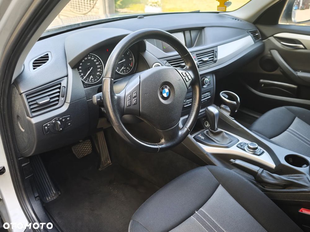 BMW X1 sDrive18i - 12