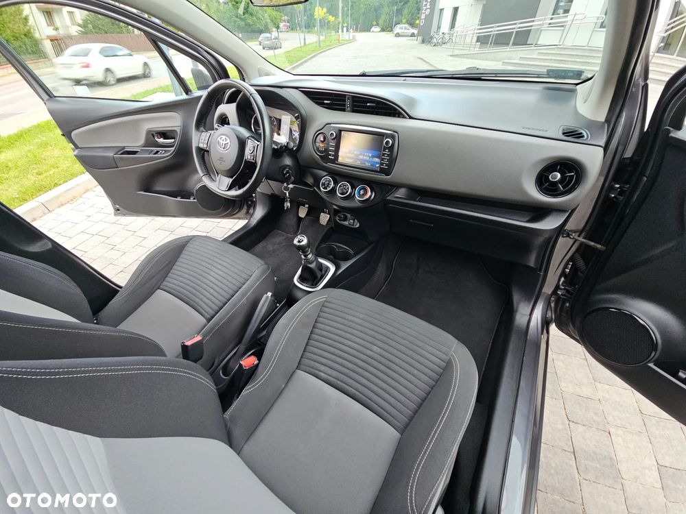Toyota Yaris 1.5 Premium - 13