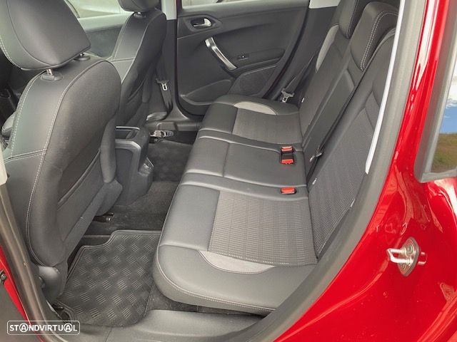 Peugeot 2008 1.2 PureTech Allure - 6