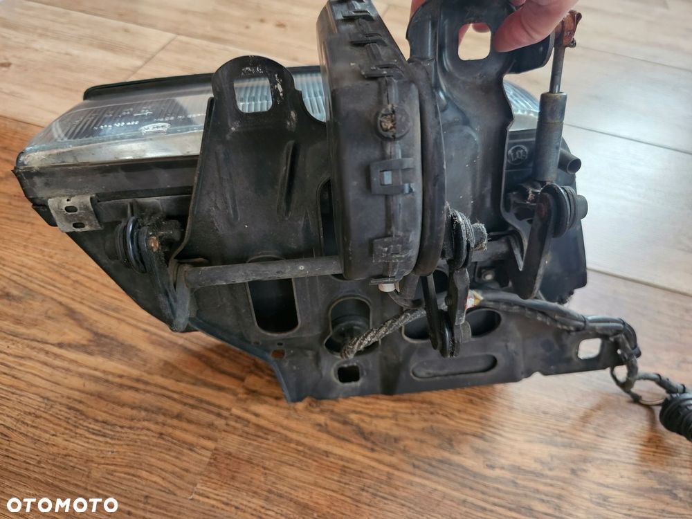 LAMPA LEWY PRAWY PRZÓD BMW E31 850 840 - 9