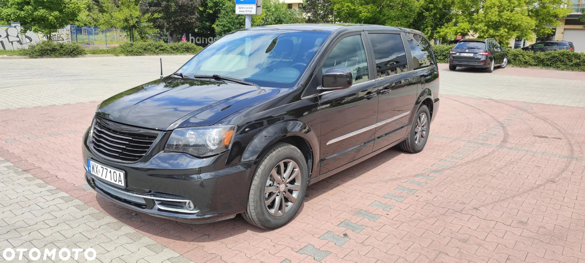 Chrysler Town & Country 3.6 Limited - 1