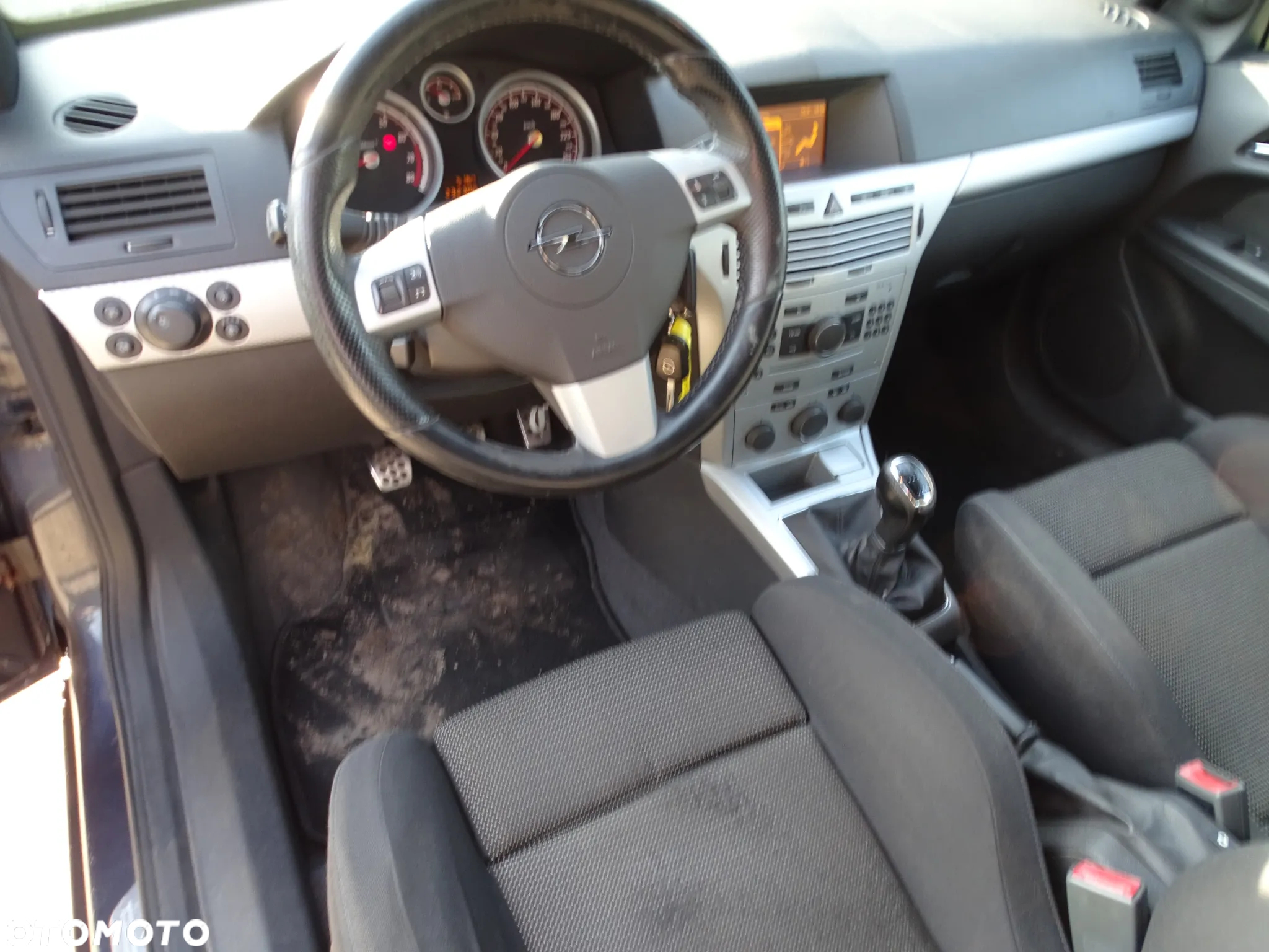 Opel Astra GTC 1.6 ECOTEC DI Turbo ecoFLEX Start/Stop - 10