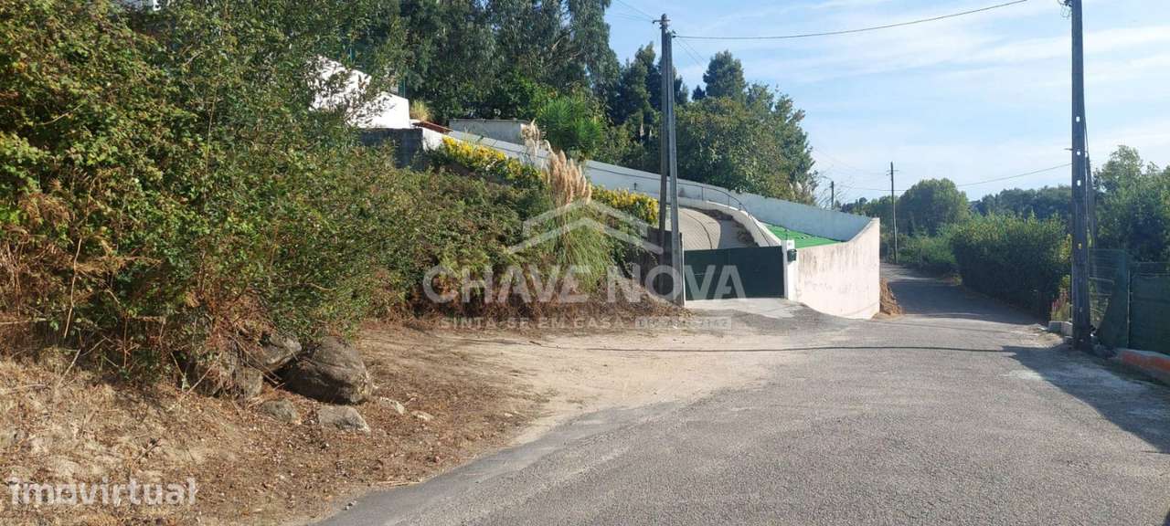 Terreno Urbano c/ Projeto Aprovado para 2 Moradias - Grande imagem: 2/11