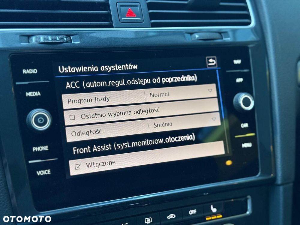 Volkswagen Golf 1.4 TSI BMT Highline DSG - 23