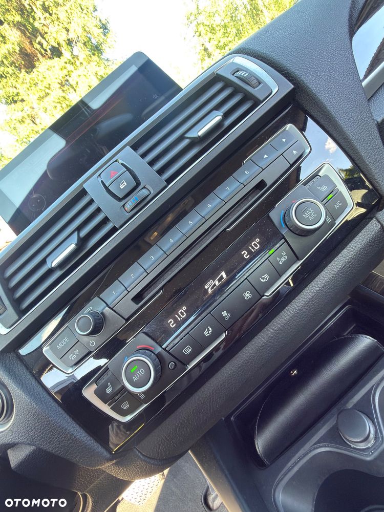BMW Seria 2 218i Luxury Line - 32