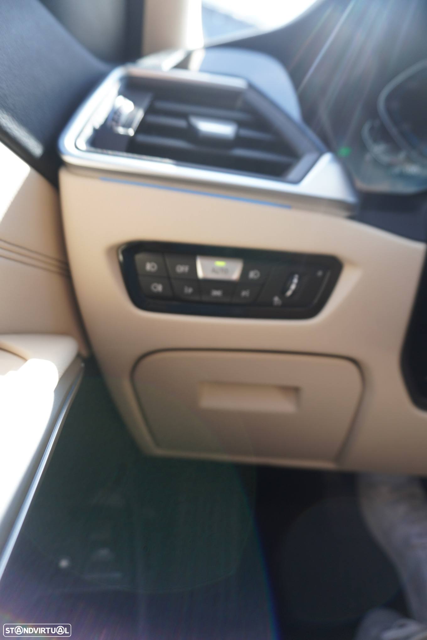 BMW 330 e Touring Line Sport Auto - 26