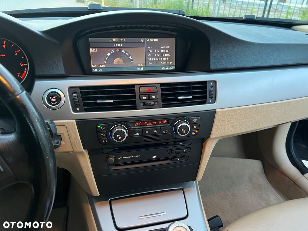 BMW Seria 3 318i - 13