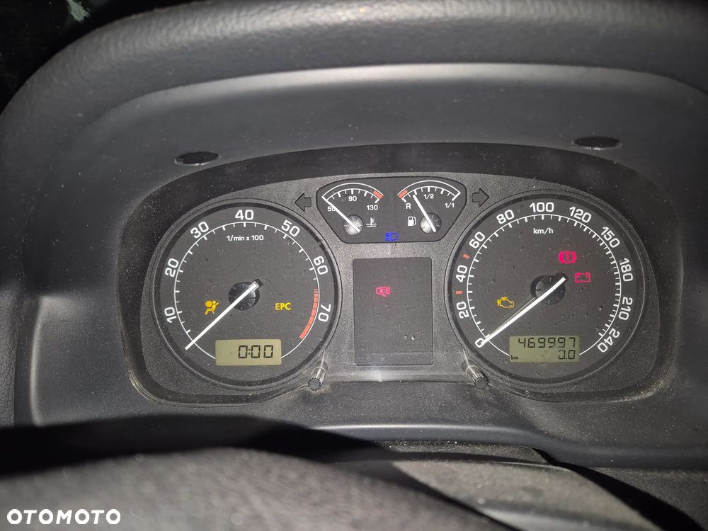 Skoda Octavia 1.6 Tour - 14