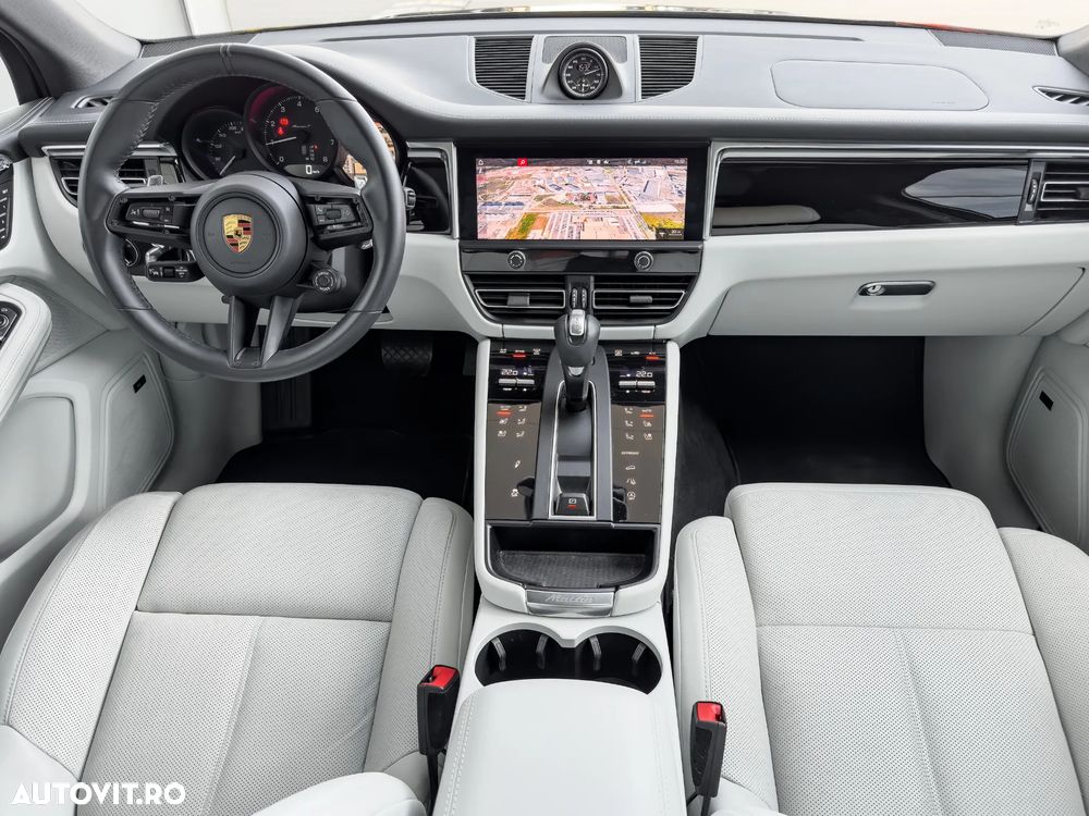 Porsche Macan T - 8