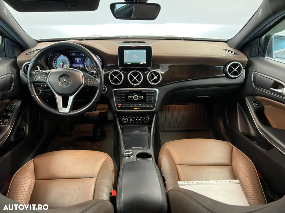 Mercedes-Benz GLA - 16