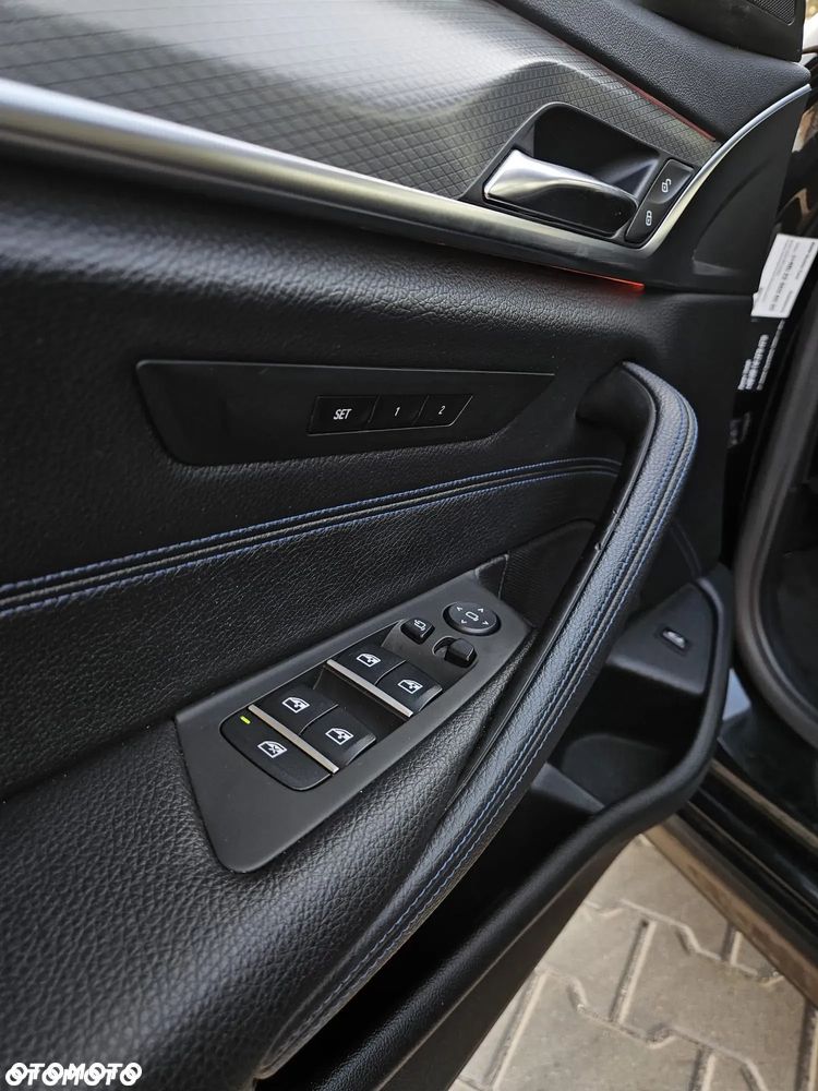 BMW Seria 5 530i xDrive M Sport sport - 9