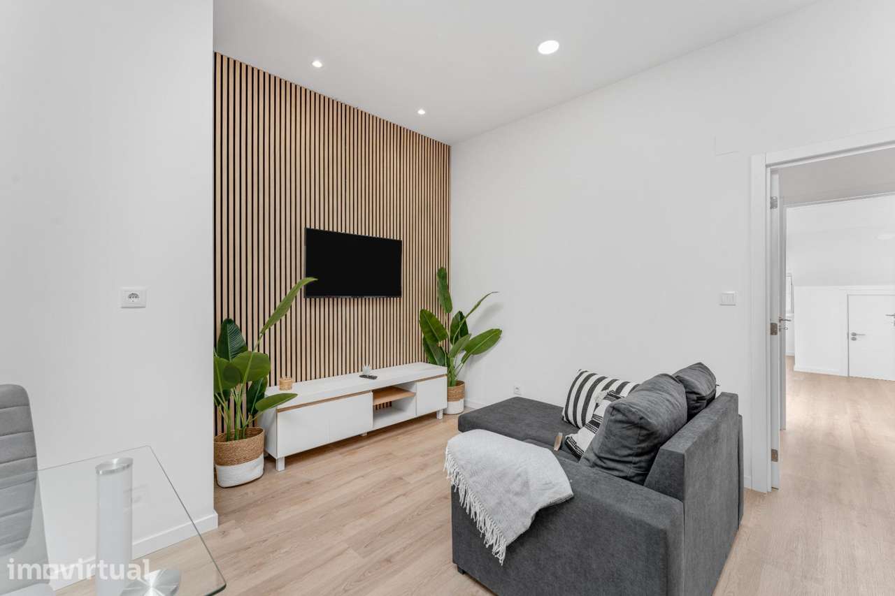Apartamento T2 Amplo e Renovado em Arroios | Lisboa - Grande imagem: 2/16