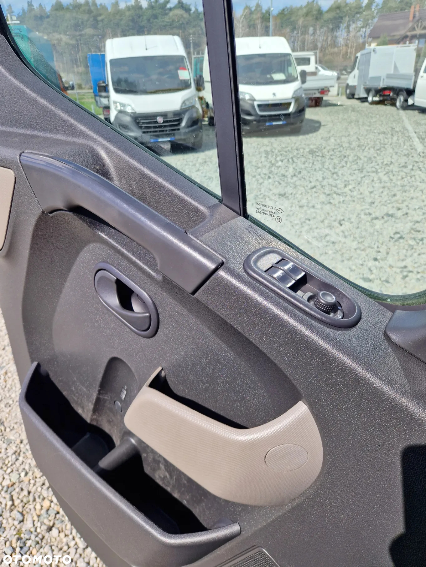 Renault MASTER 2,3 DCI 165 KONNA SKRZYNIA 4,1M HDS HMF 830 KG KLIMA BLIŻNIAKI DO 3,5T 157T/KM PRZEBIEGU GWARANCJA - 17