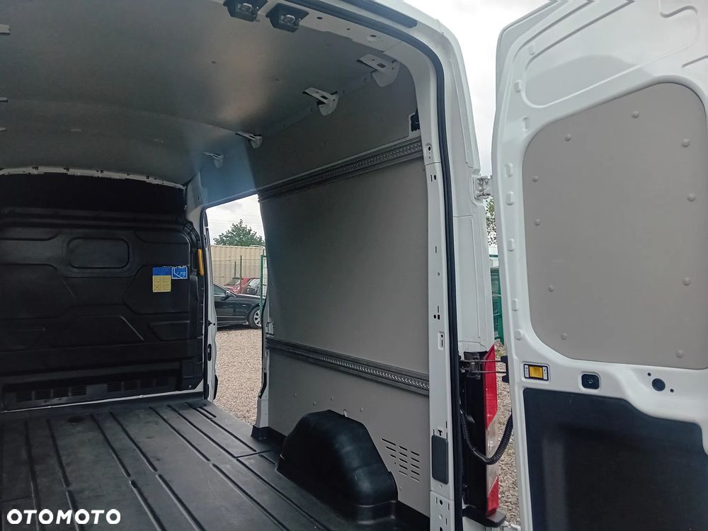 Ford Transit - 11