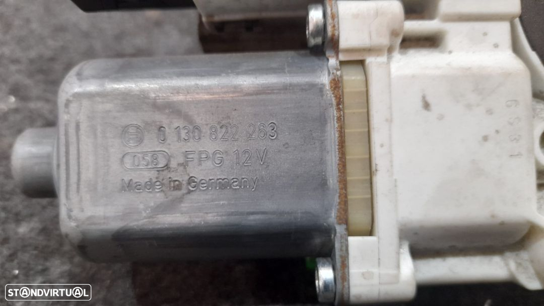 MOTOR SISTEMA ELEVADOR VIDROS TRASEIRO TRÁS ESQUERDO BOSCH 0130822263 AUDI A3 8P 5 PORTAS - 6