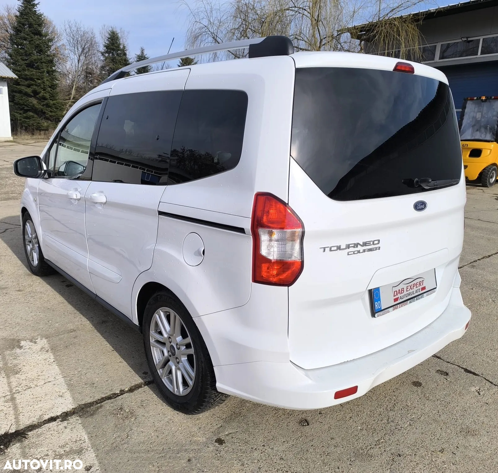 Ford Tourneo Courier 1.5 TDCi Titanium - 8