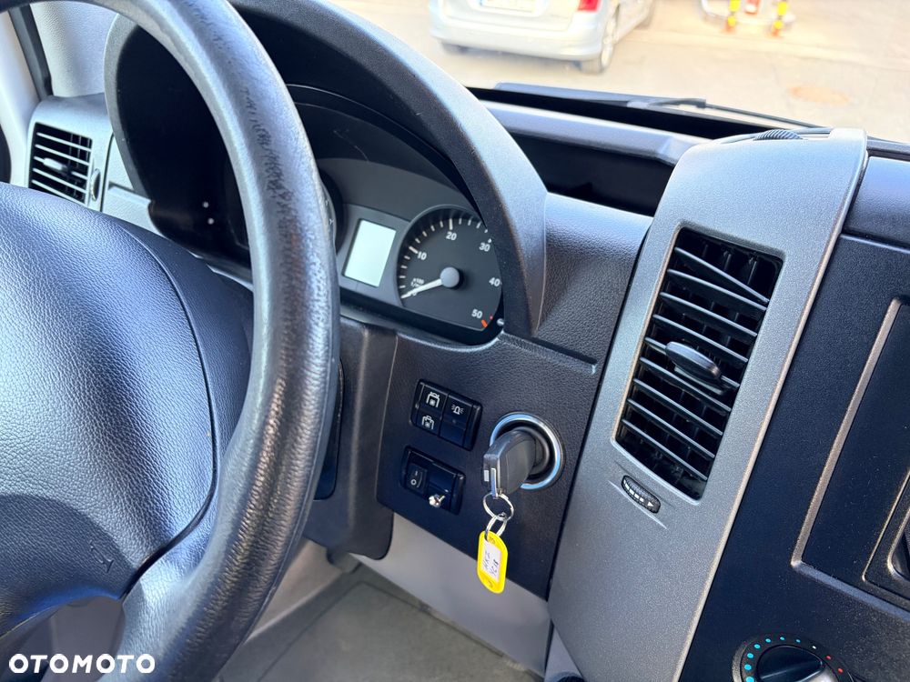 Mercedes-Benz 513 - 14