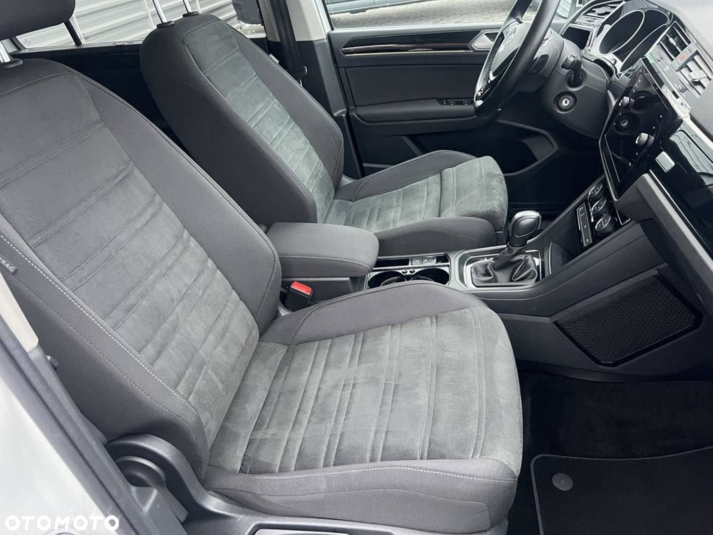 Volkswagen Touran - 18