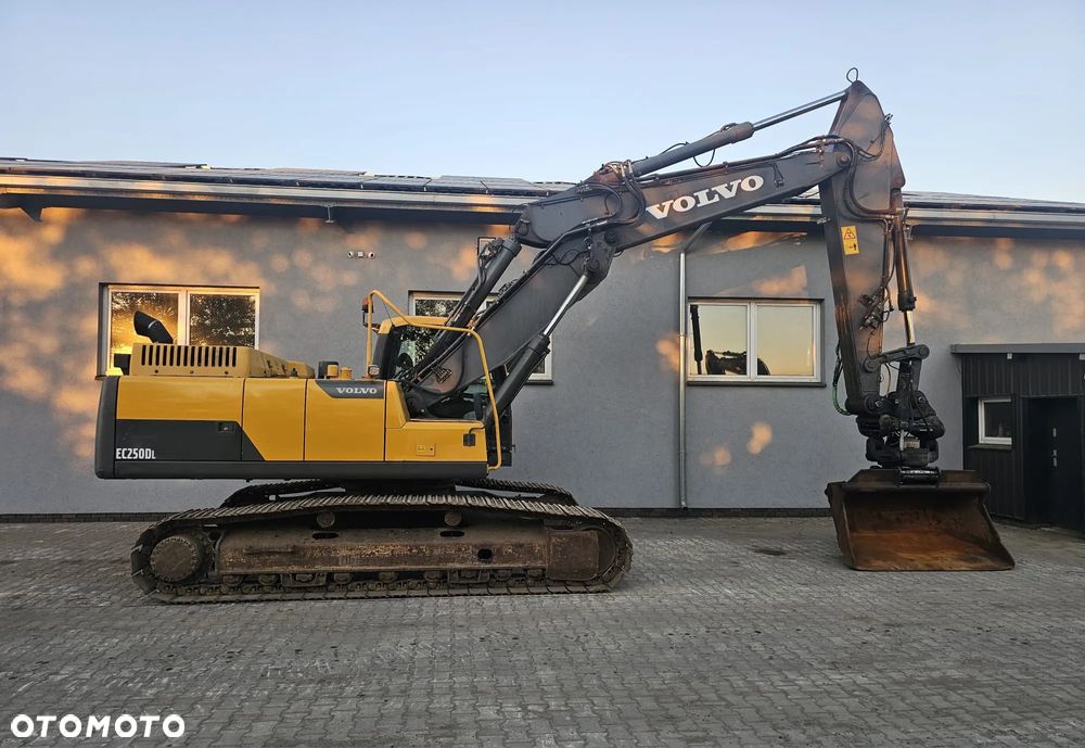 Volvo EC250 DL - 2