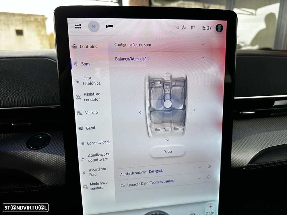 Ford Mustang Mach-E Standard - 31