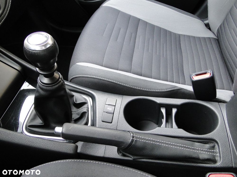 Toyota Auris 1.6 Premium - 25