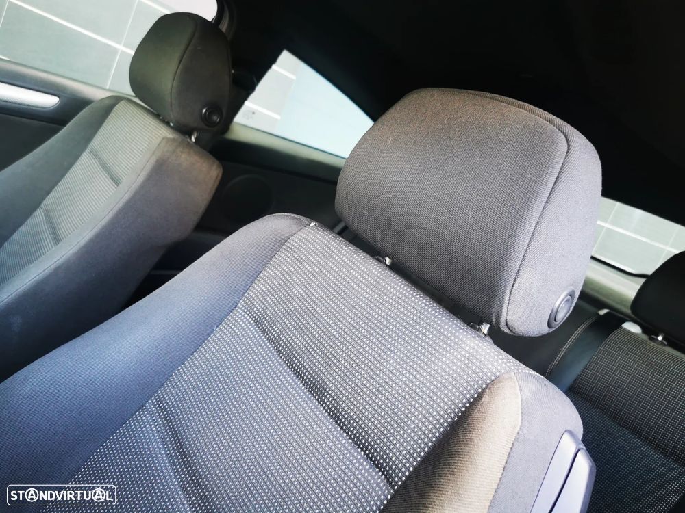 Opel Astra GTC 1.3 CDTI - 23