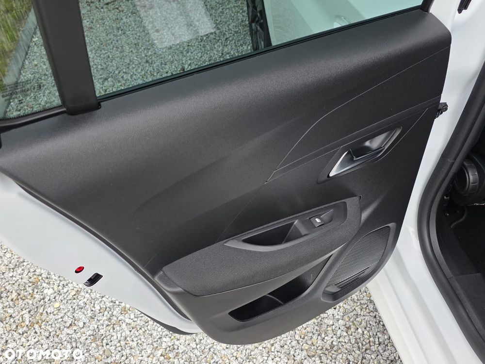 Peugeot 208 - 28