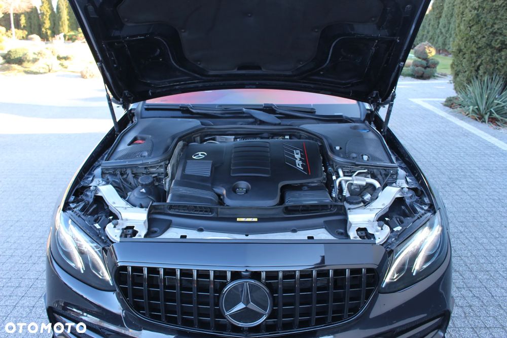 Mercedes-Benz Klasa E AMG 53 4Matic+ AMG Speedshift TCT-9G - 39