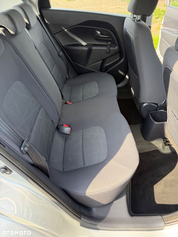 Kia Rio - 18