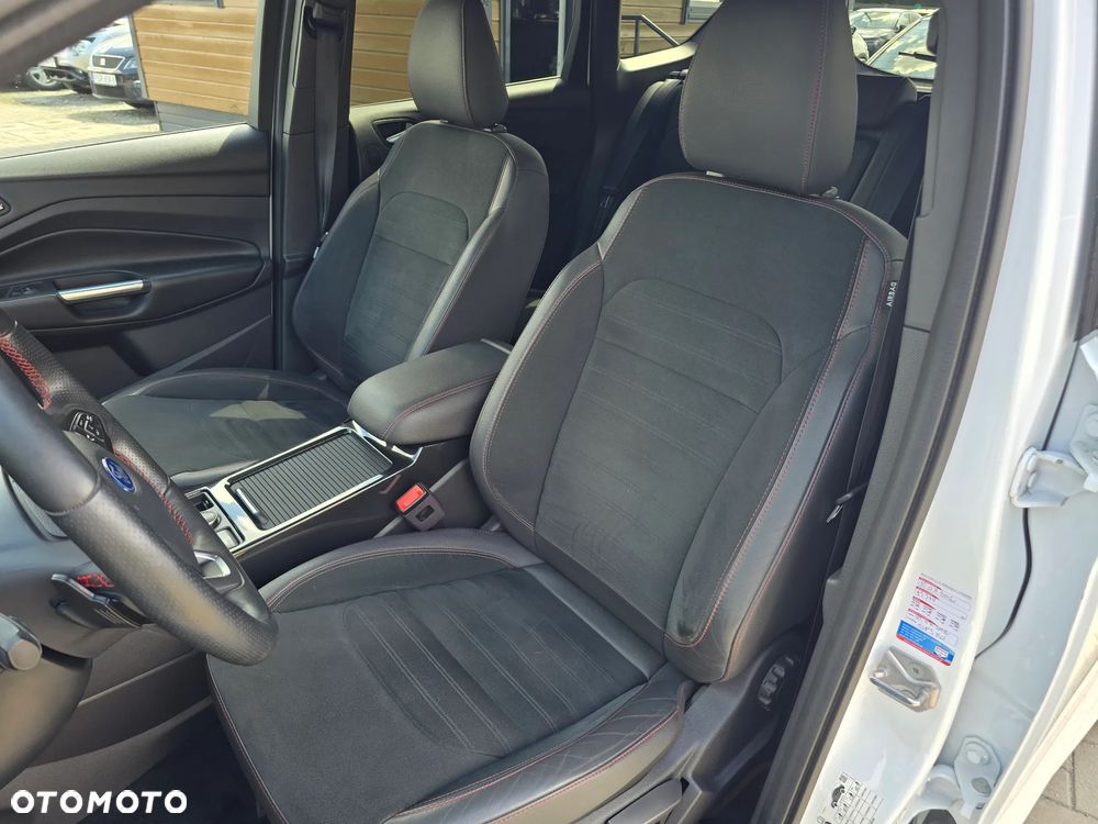 Ford Kuga - 12