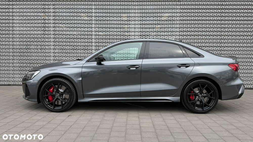 Audi RS3 Limousine - 2