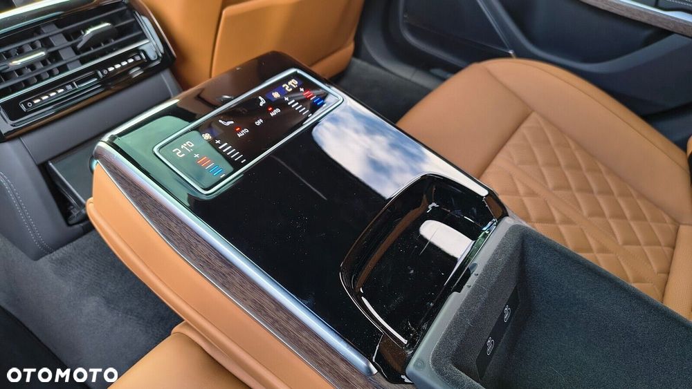 Audi A8 - 36