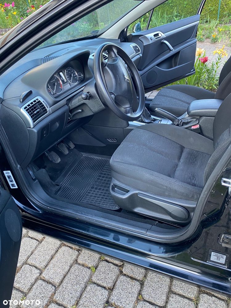Peugeot 407 - 13