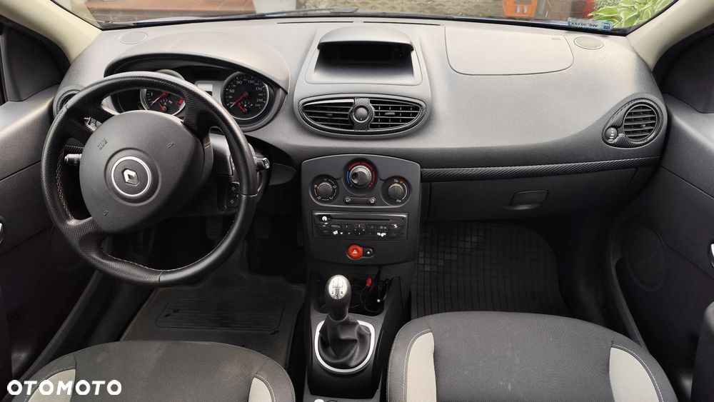 Renault Clio 1.2 16V Alize - 20