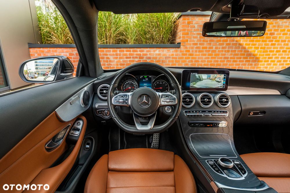 Mercedes-Benz Klasa C 300 4MATIC 9G-TRONIC - 23