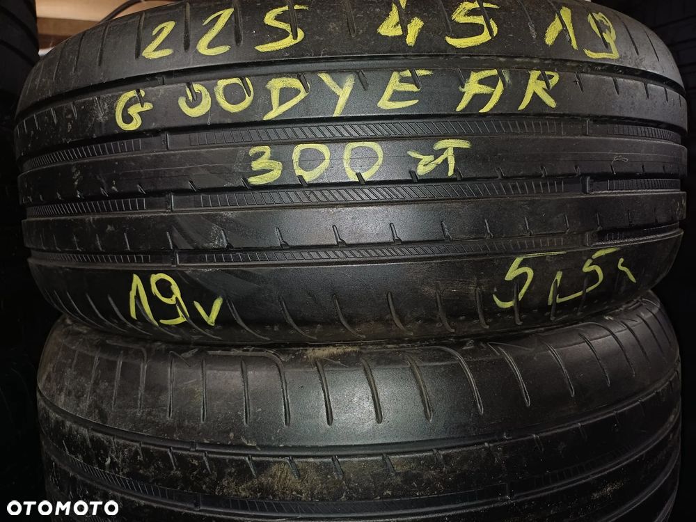 225/45/19 Goodyear - 1