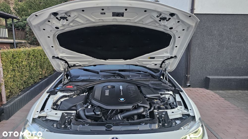 BMW Seria 3 340i xDrive Edition M Sport Shadow - 16