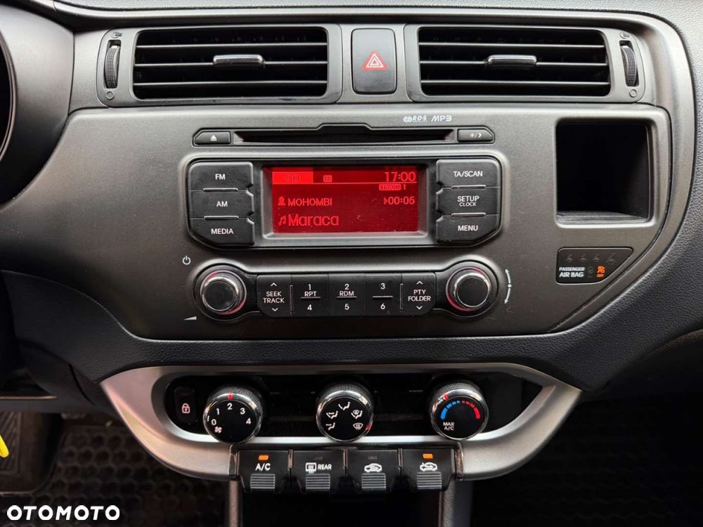 Kia Rio - 29