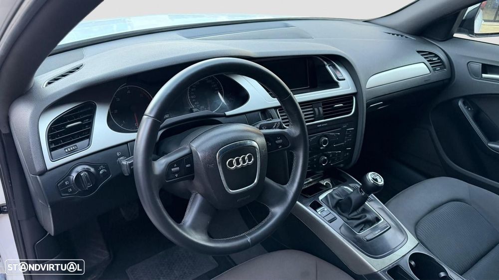 Audi A4 Avant 2.0 TDI Advance - 10