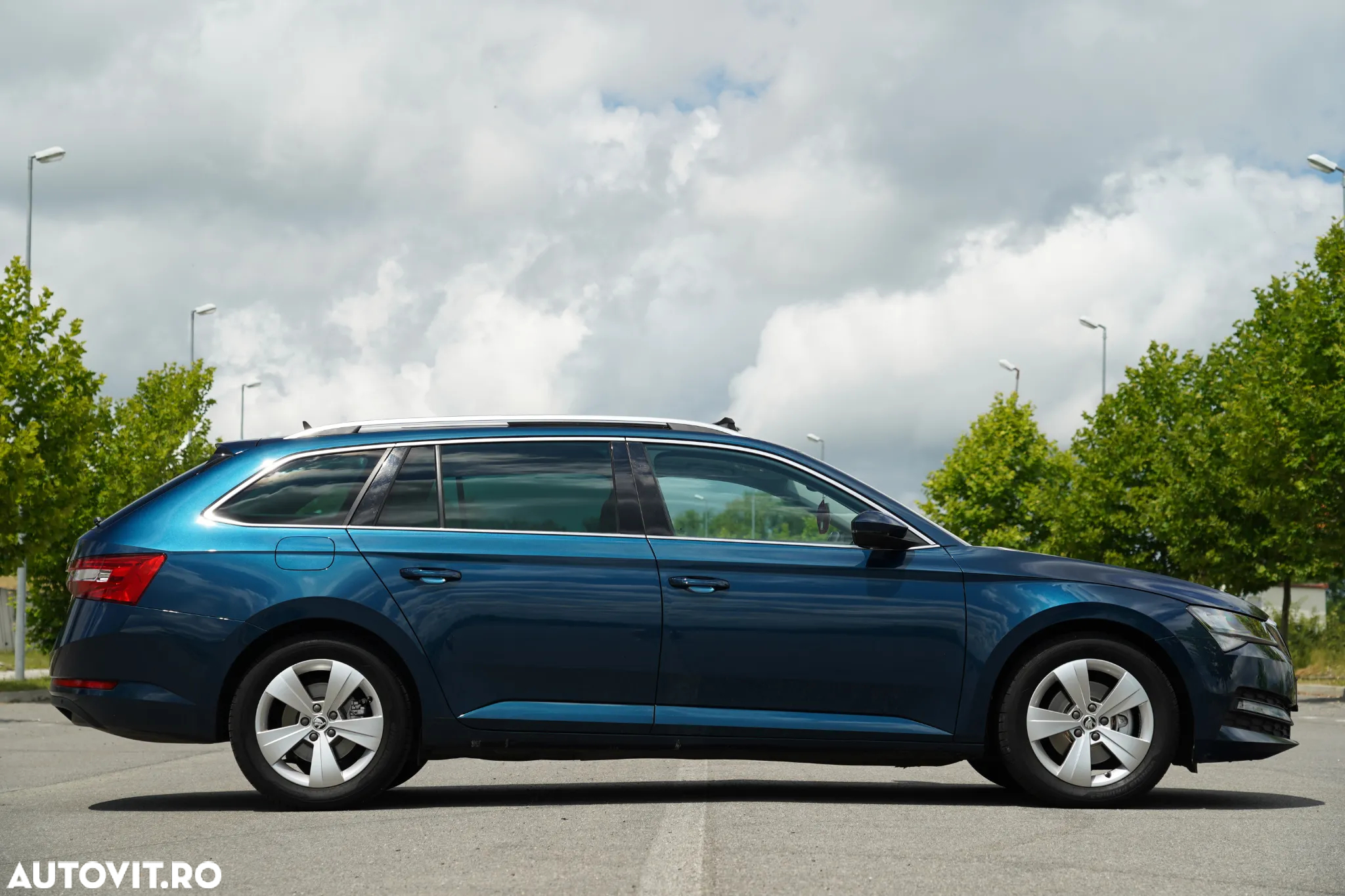 Skoda Superb Combi 2.0 TDI DSG Style - 21
