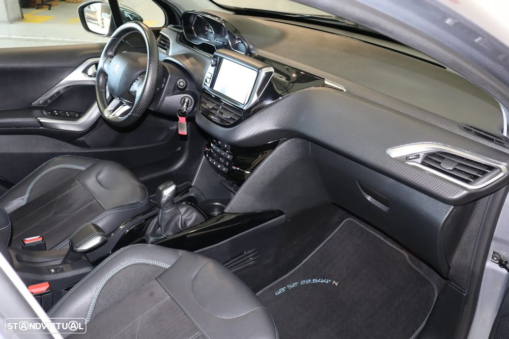 Peugeot 2008 1.2 PureTech GT Line - 11