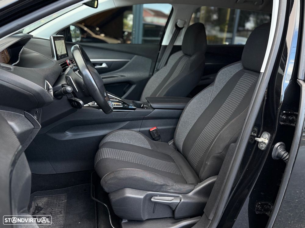 Peugeot 5008 1.5 BlueHDi Allure Pack EAT8 - 25