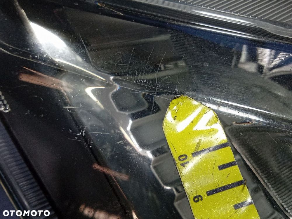 FORD RANGER MK5 LIFT REFLEKTOR LEWY SOCZEWKA UK - 9